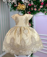 Vestido Marie Realeza Luci Dourado Modelo 2
