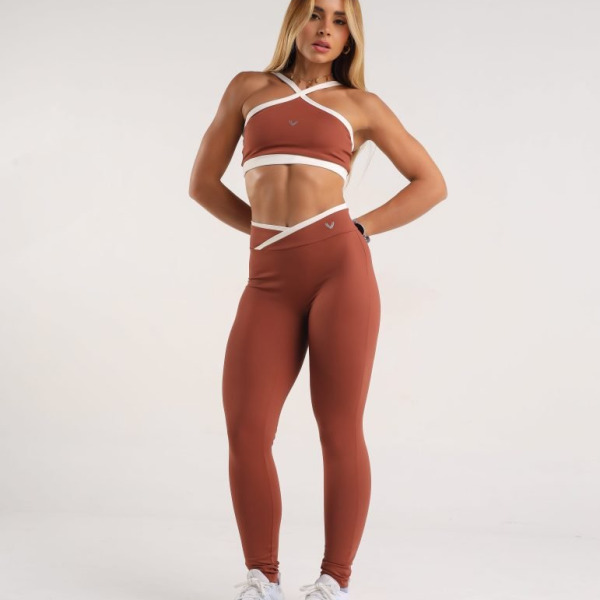 Conjunto Feminino Fitness na Poliamida com Legging e Top com Bojo Removível e Co